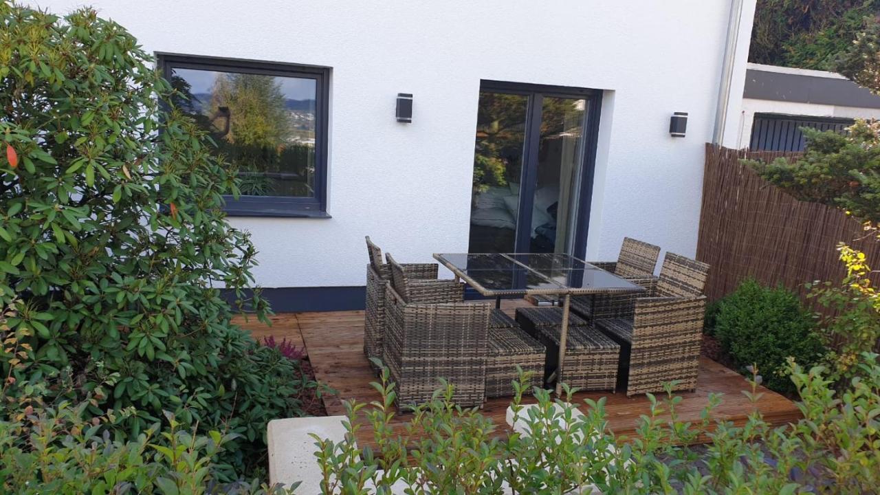 Haus Edda - Ferienwohnungen Mit Garten Und Schlossblick Marburg ภายนอก รูปภาพ